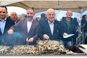 Sakin Şehir Perşembe Hamsi Festivali ile Coştu